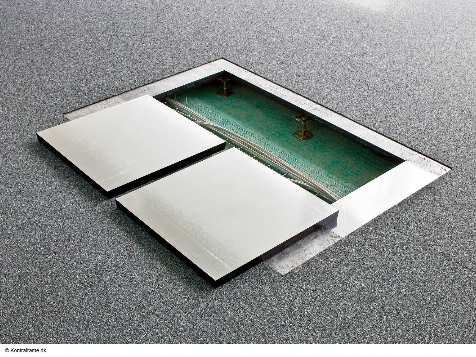 LINDNER LINDNER LIGNA tõstetud põrandasüsteem kaltsiumsulfaadist (chipboard) paneelidega ja terasraamil, sobib kontoritesse, tehnilistesse- ja töörappidesse — kerge süsteemkaal, paindlik paigaldus, hea hind-tulemuse suhe ja kõrge täpsus ühendustes.