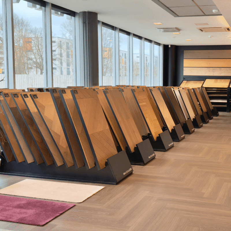 1 (7) RM Stuudio salong